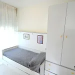 Apartamento Charming Flat Just Steps Away From The *