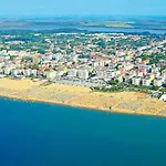 Charming Flat Just Steps Away From The Bibione