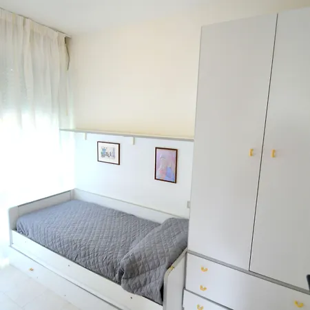 Charming Flat Just Steps Away From The Apartment