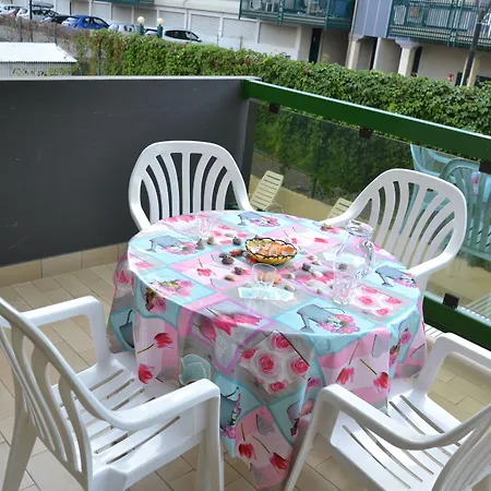 Charming Flat Just Steps Away From The Bibione