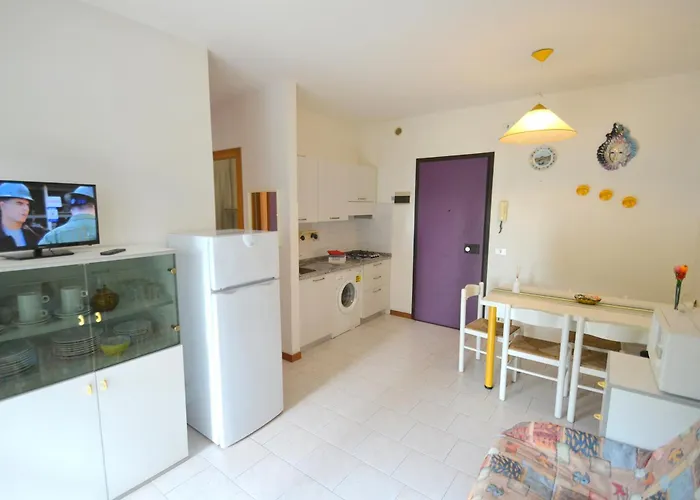 Charming Flat Just Steps Away From The Apartmán